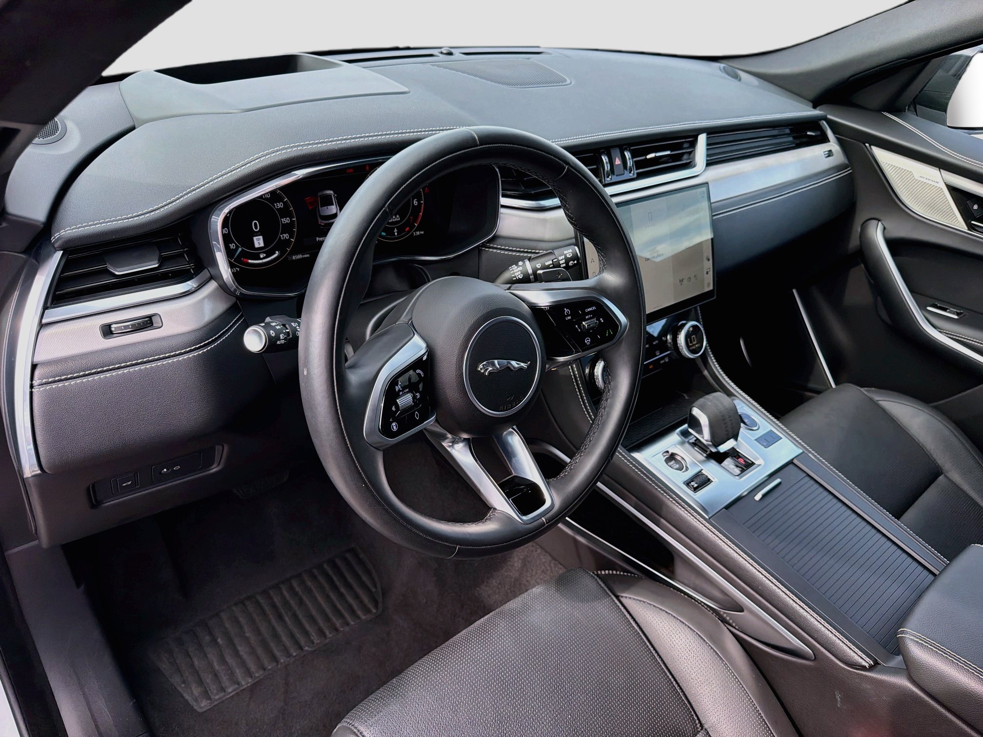 Used 2026 Jaguar F-PACE R-Dynamic S AWD/4WD image 25