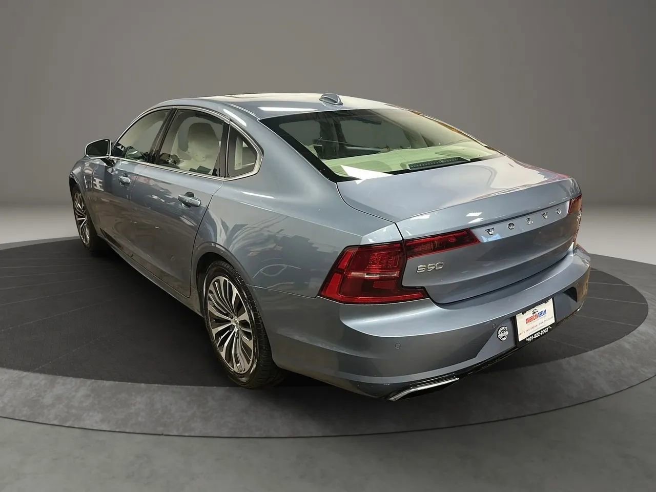 Used 2020 Volvo S90 T6 Momentum image 3