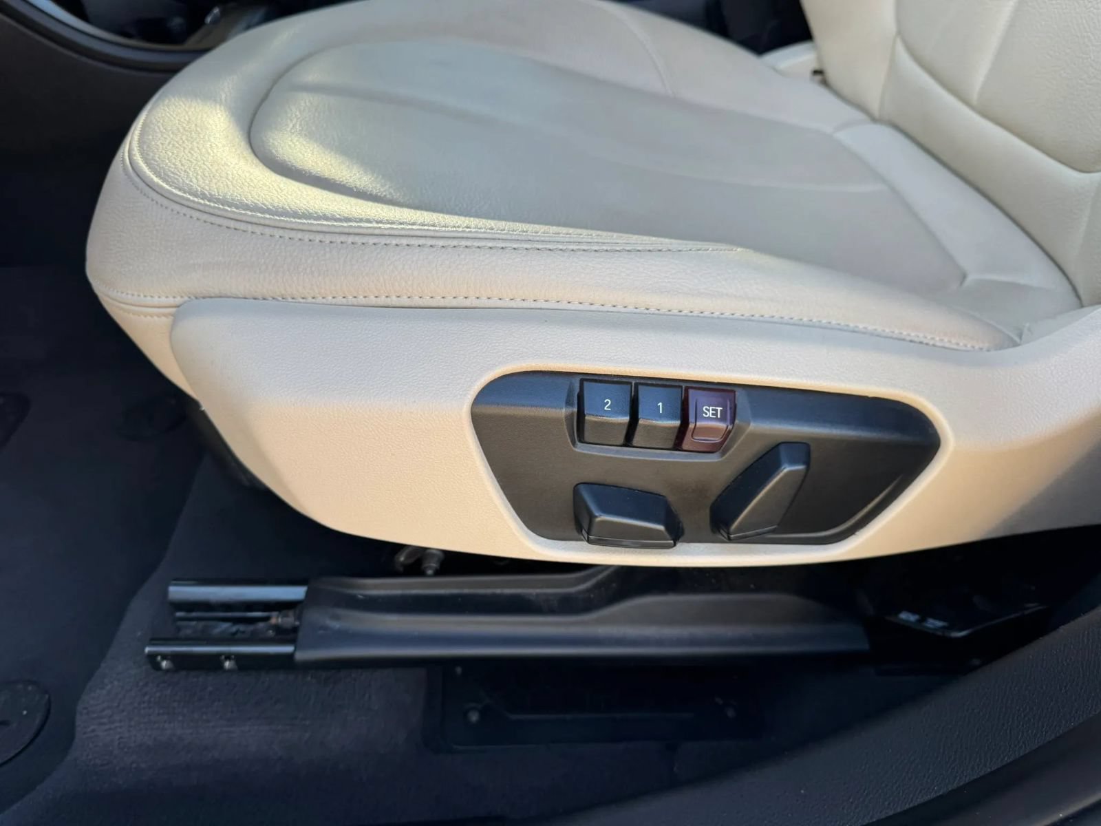 Used 2017 BMW X1 sDrive28i FWD image 19