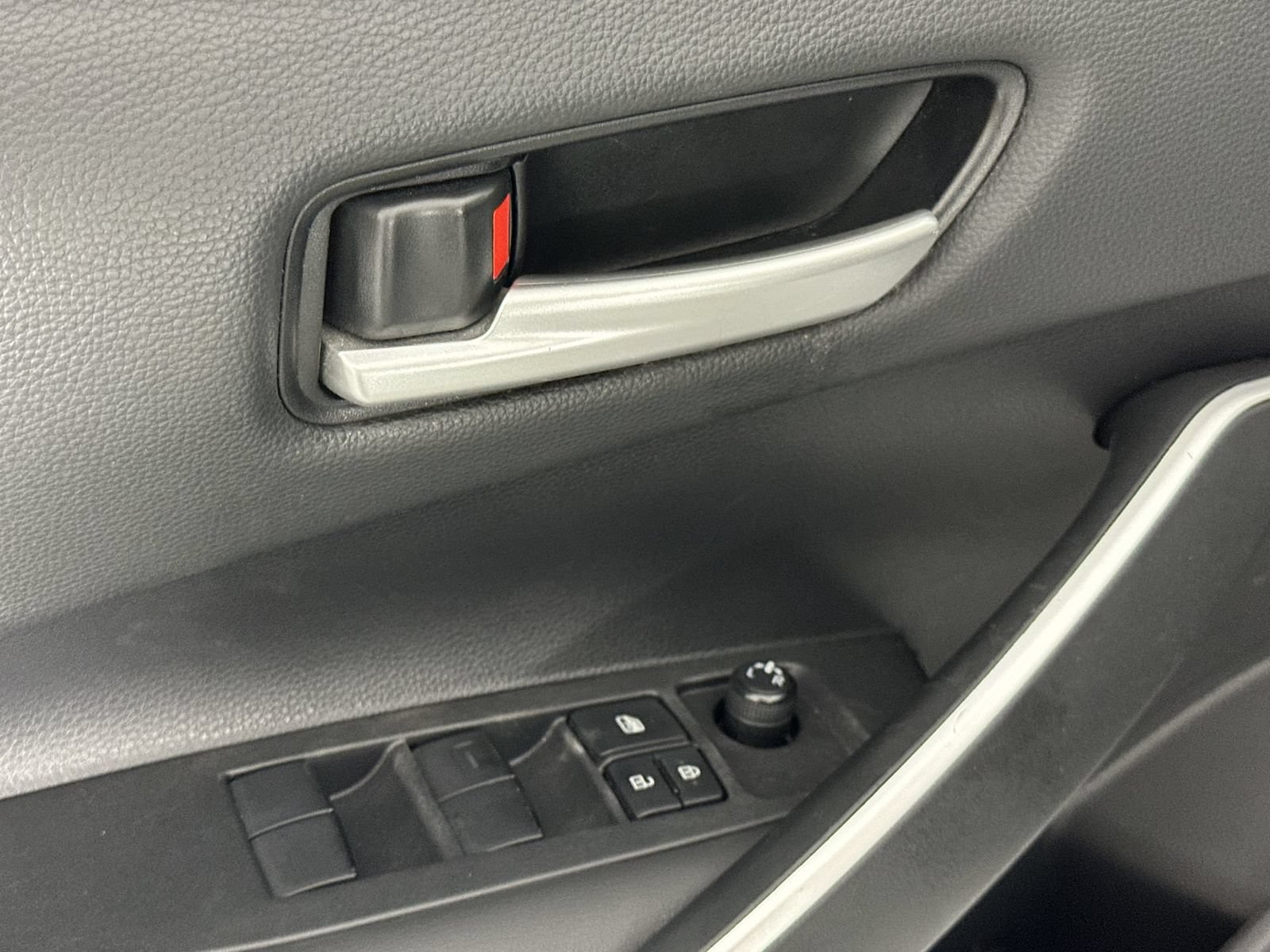 Used 2022 Toyota Corolla SE w/ Carpet Mat Package (TMS) FWD image 13