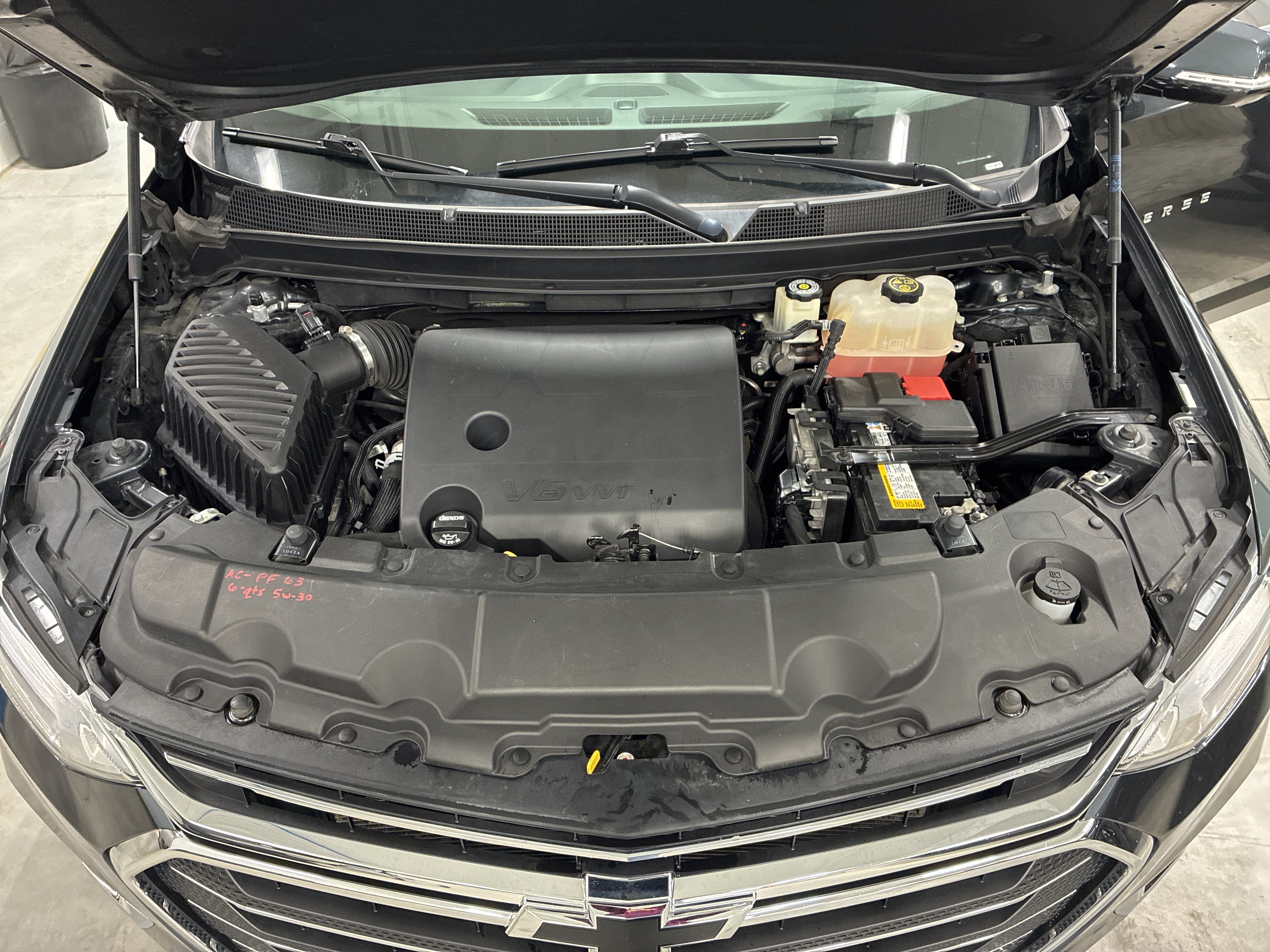 Used 2020 Chevrolet Traverse LT w/ LT Premium Package AWD/4WD image 6