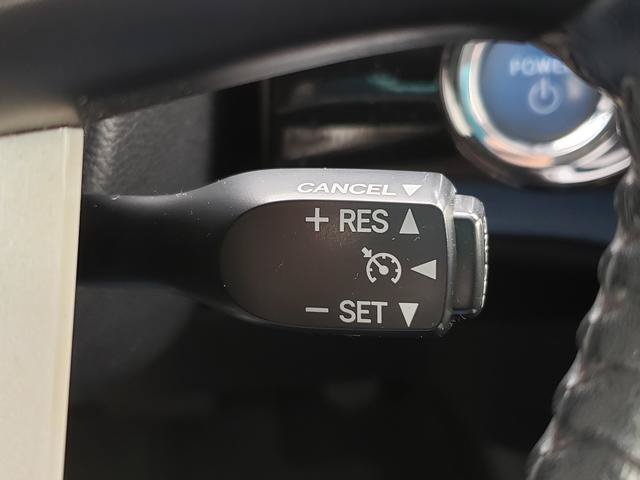Used 2016 Toyota Prius Three FWD image 22