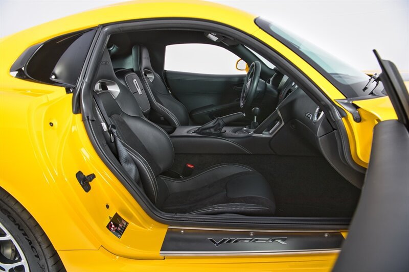 Used 2013 SRT Viper GTS w/ Track Pkg RWD image 32