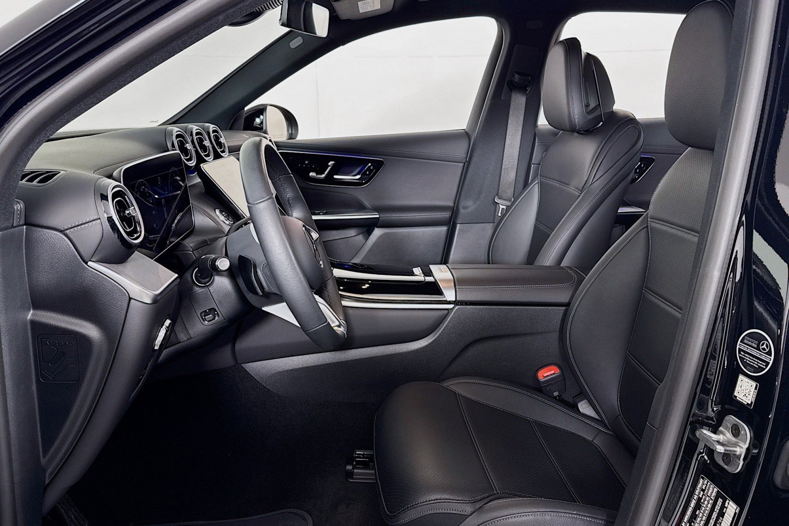 Certified 2025 Mercedes-Benz GLC 300 image 17