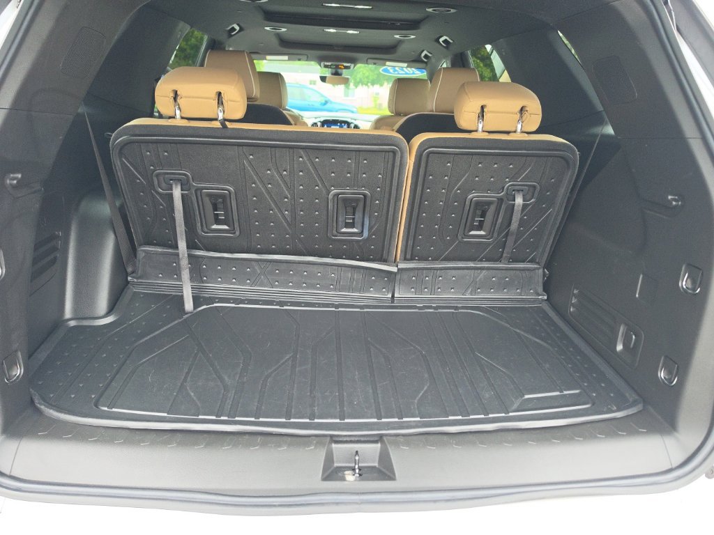 Certified 2023 Chevrolet Traverse Premier w/ LPO, Floor Liner Package AWD/4WD image 35