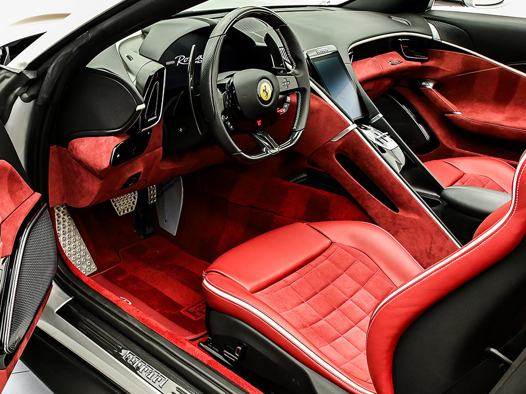 Certified 2025 Ferrari Roma Spider RWD image 10