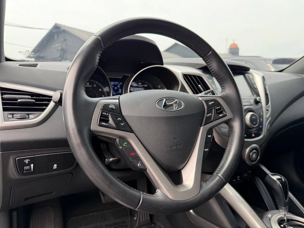 Used 2017 Hyundai Veloster Value Edition FWD image 31