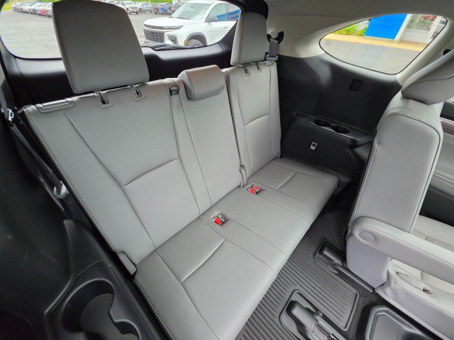 Used 2023 Toyota Highlander Platinum AWD/4WD image 19