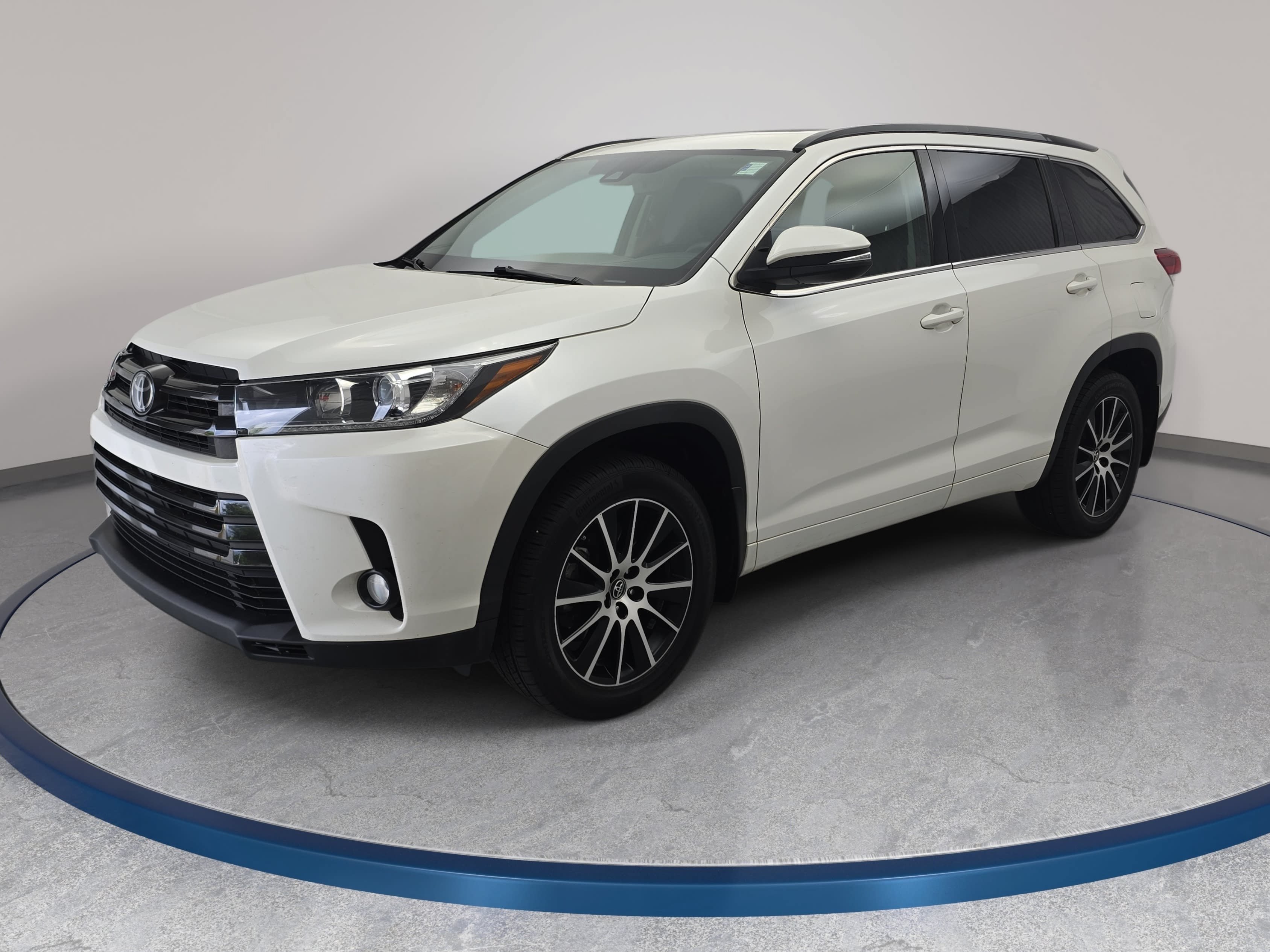 Used 2017 Toyota Highlander SE
