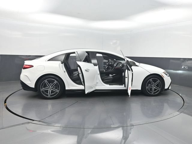Used 2023 Mercedes-Benz EQE 500 4MATIC Sedan w/ Pinnacle Trim Package image 31