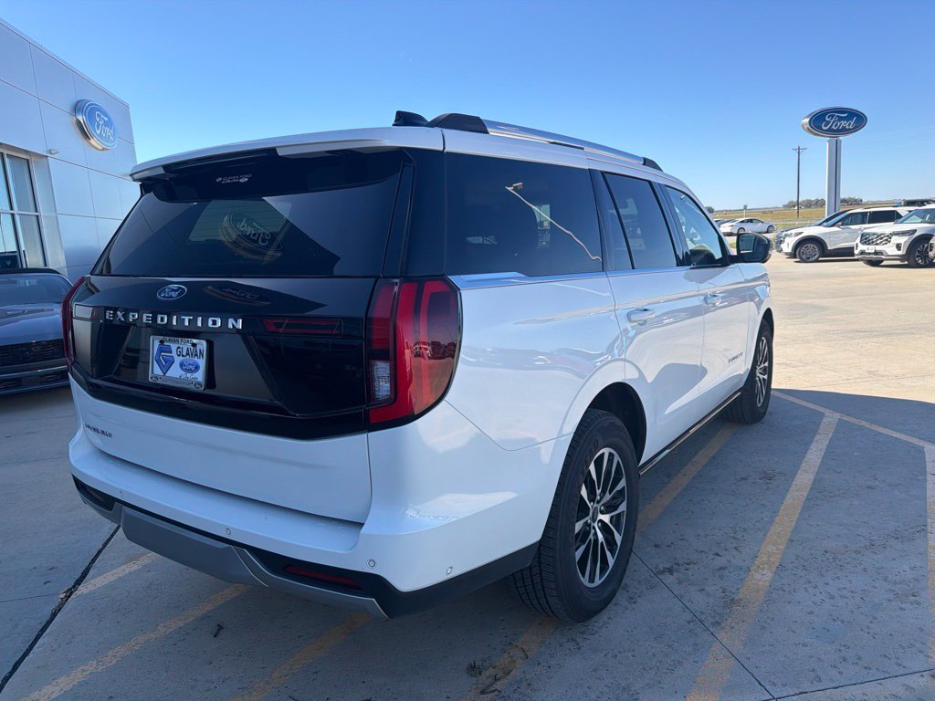 Used 2025 Ford Expedition Platinum AWD/4WD image 7