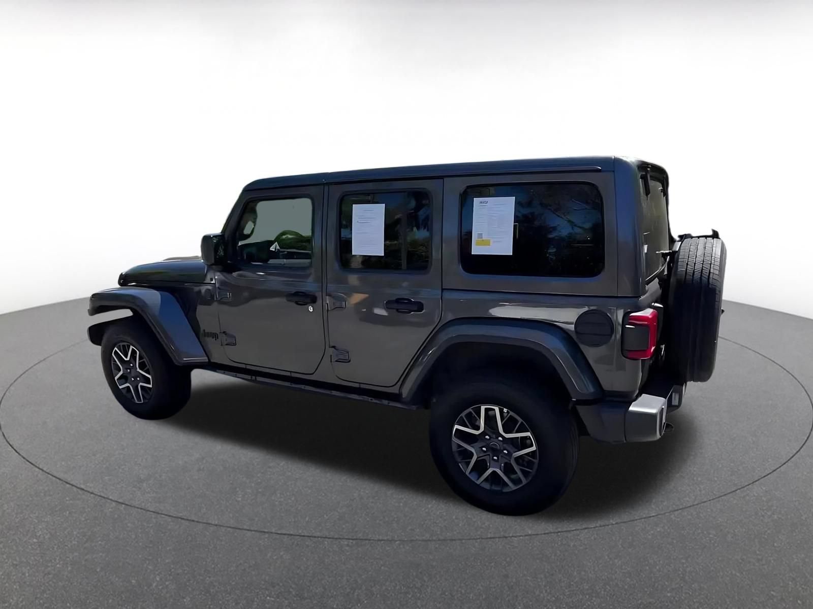 Used 2025 Jeep Wrangler Unlimited Sahara AWD/4WD image 10