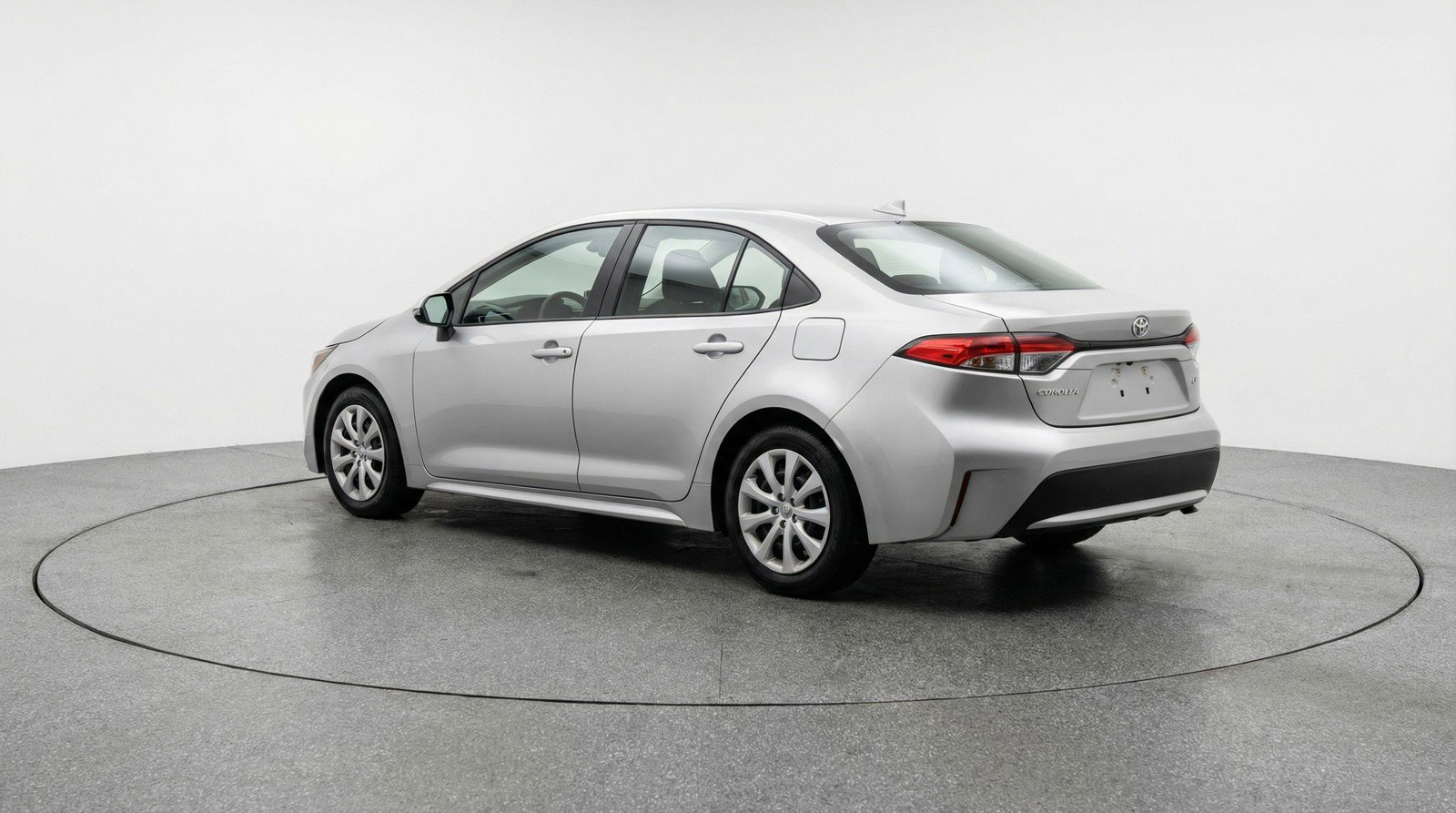 Used 2025 Toyota Corolla LE image 6