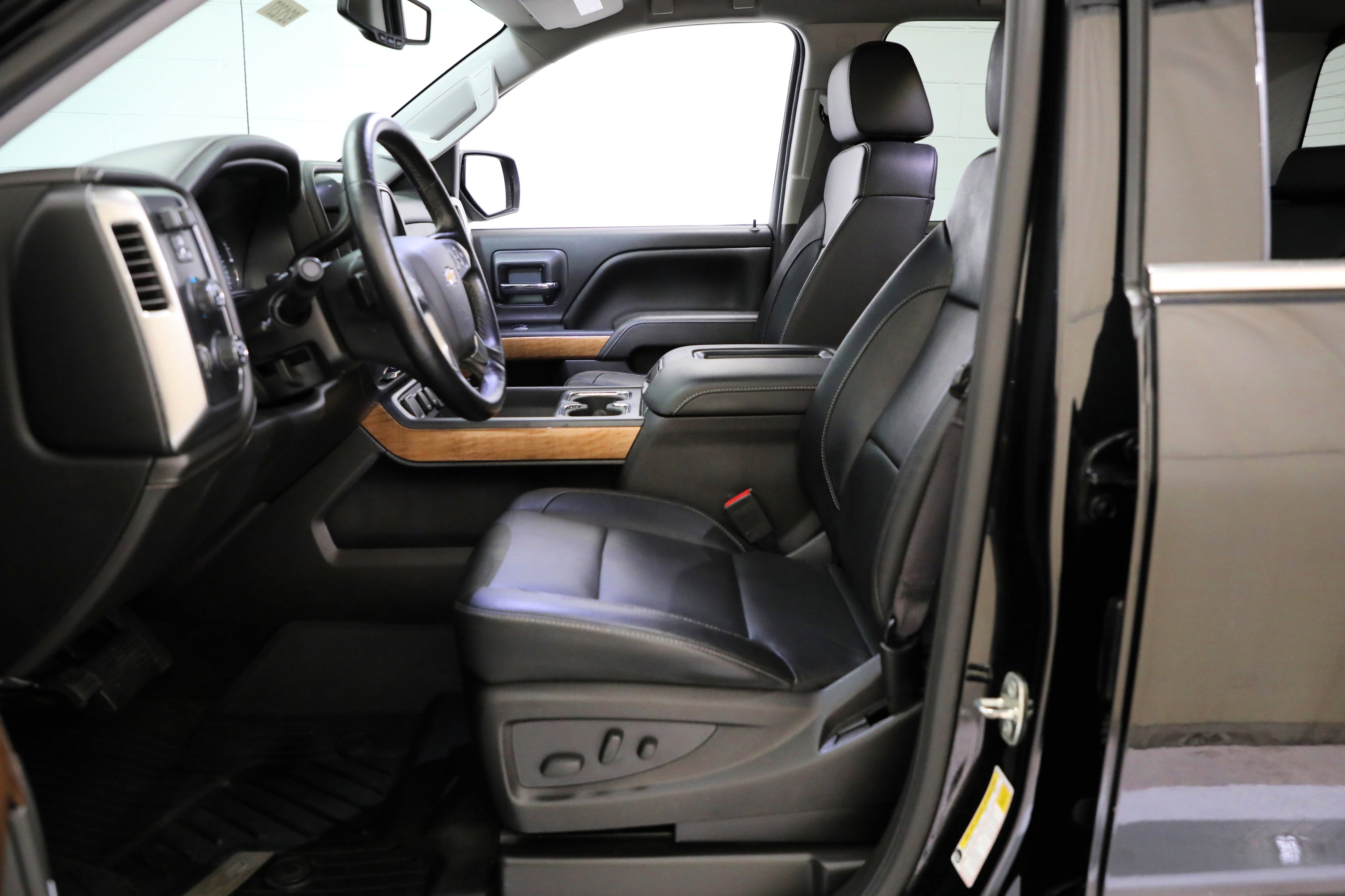 Used 2017 Chevrolet Silverado 1500 LTZ w/ Sport Package image 9