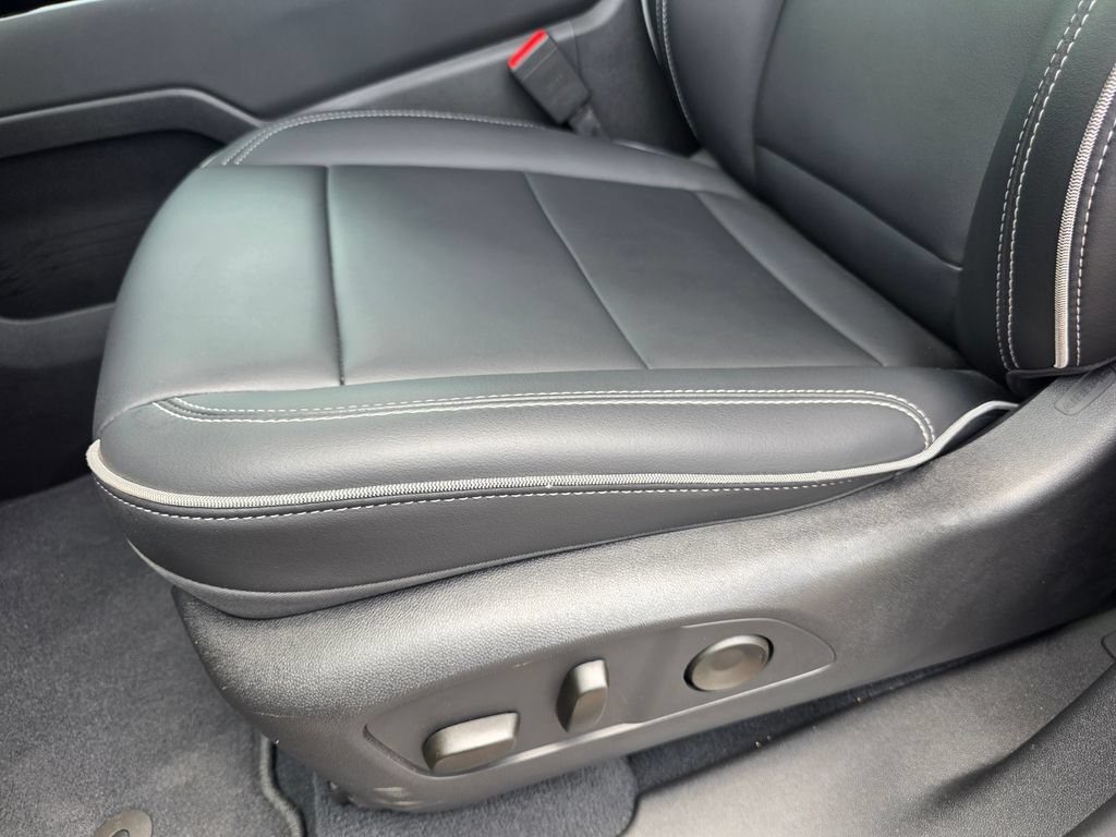 Used 2026 Chevrolet Silverado EV LT AWD/4WD image 12