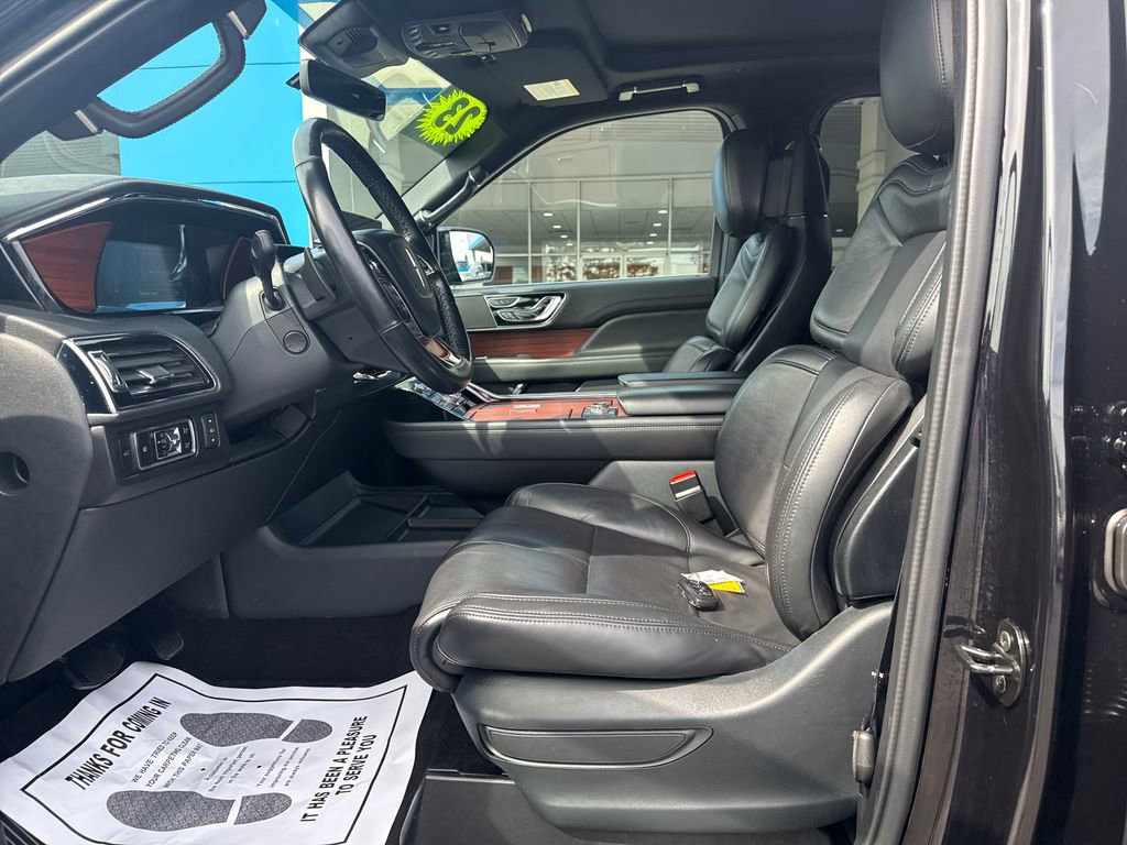 Used 2023 Lincoln Navigator Reserve AWD/4WD image 11
