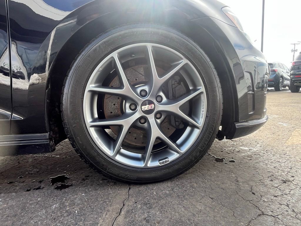 Used 2017 Volkswagen Golf R 4-Door image 13