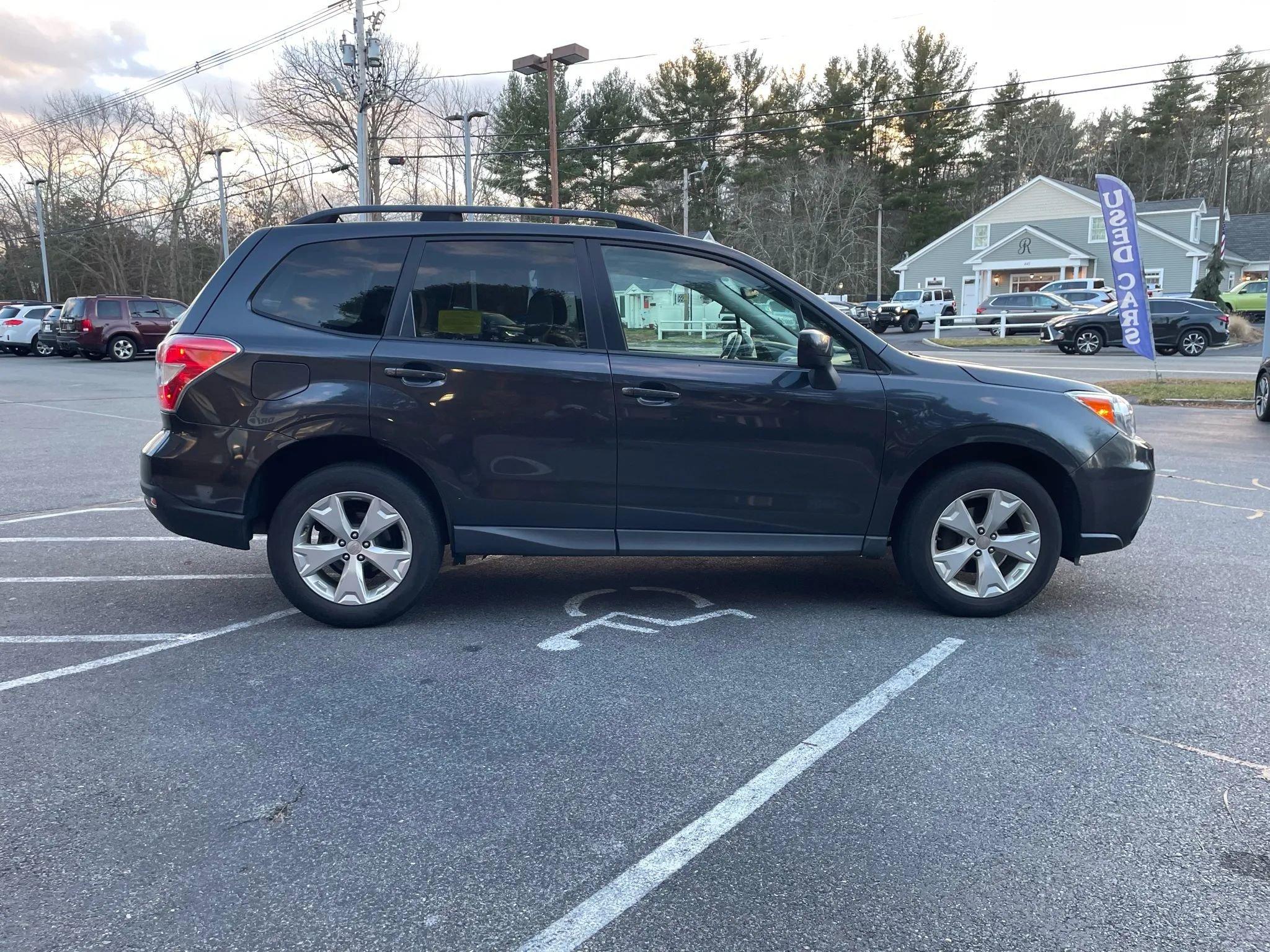 Used 2015 Subaru Forester 2.5i Premium w/ All-Weather Package image 4