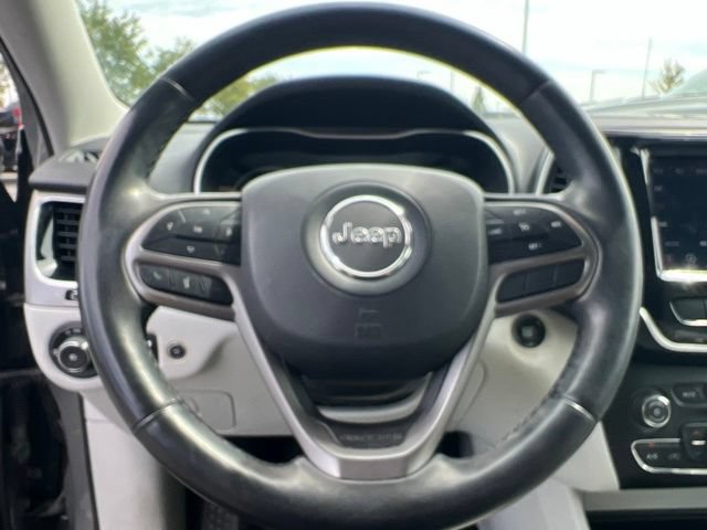 Used 2019 Jeep Cherokee Limited AWD/4WD image 13