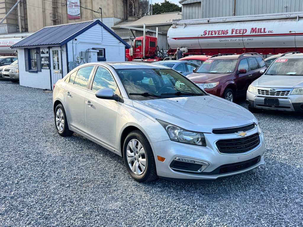 Used 2016 Chevrolet Cruze LT FWD image 3