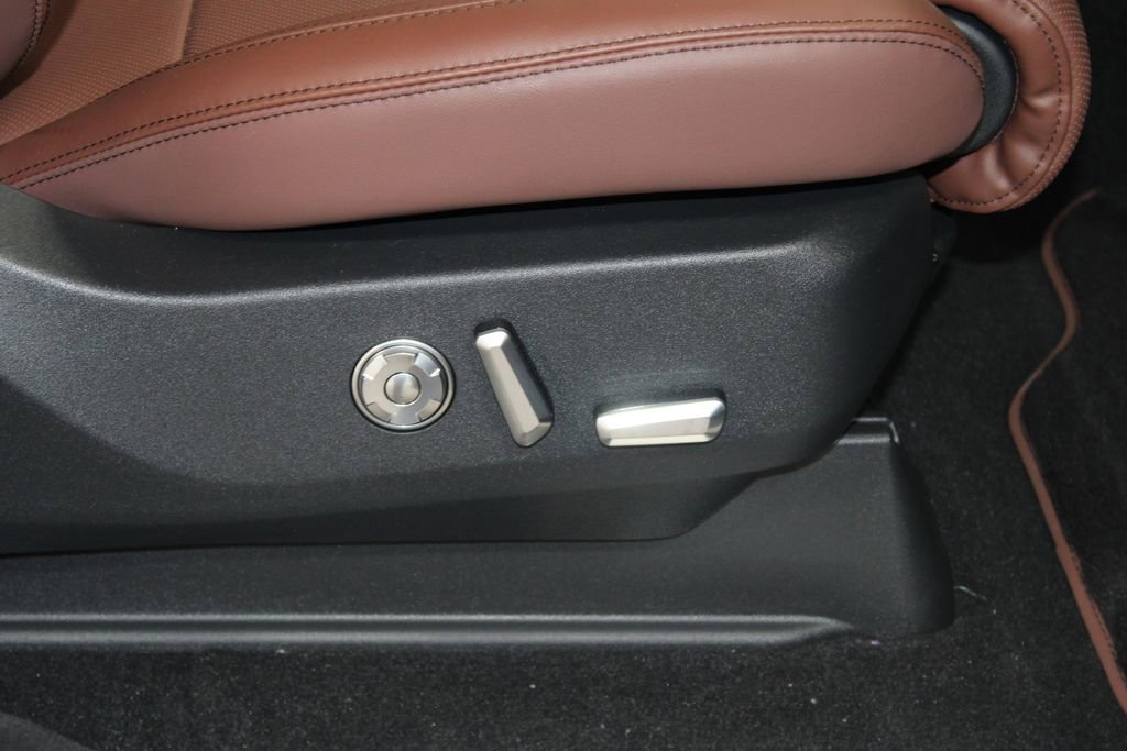 New 2026 Lincoln Navigator L Reserve AWD/4WD image 30