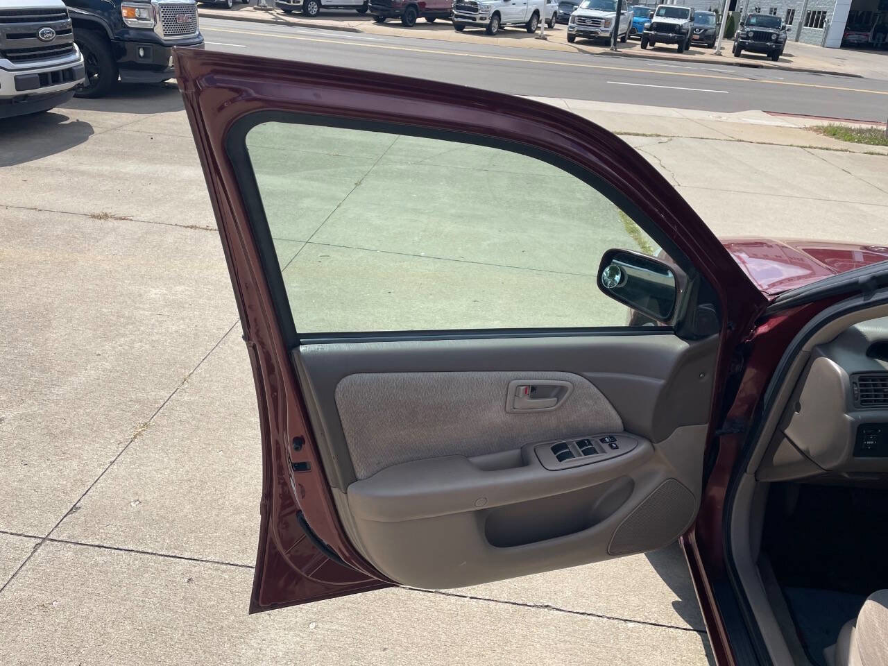 Used 2001 Toyota Camry LE image 25