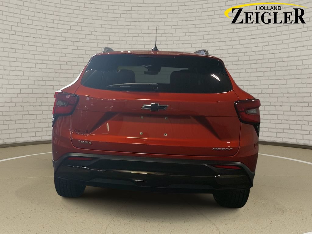Used 2024 Chevrolet Trax ACTIV w/ Sunroof Package FWD image 6