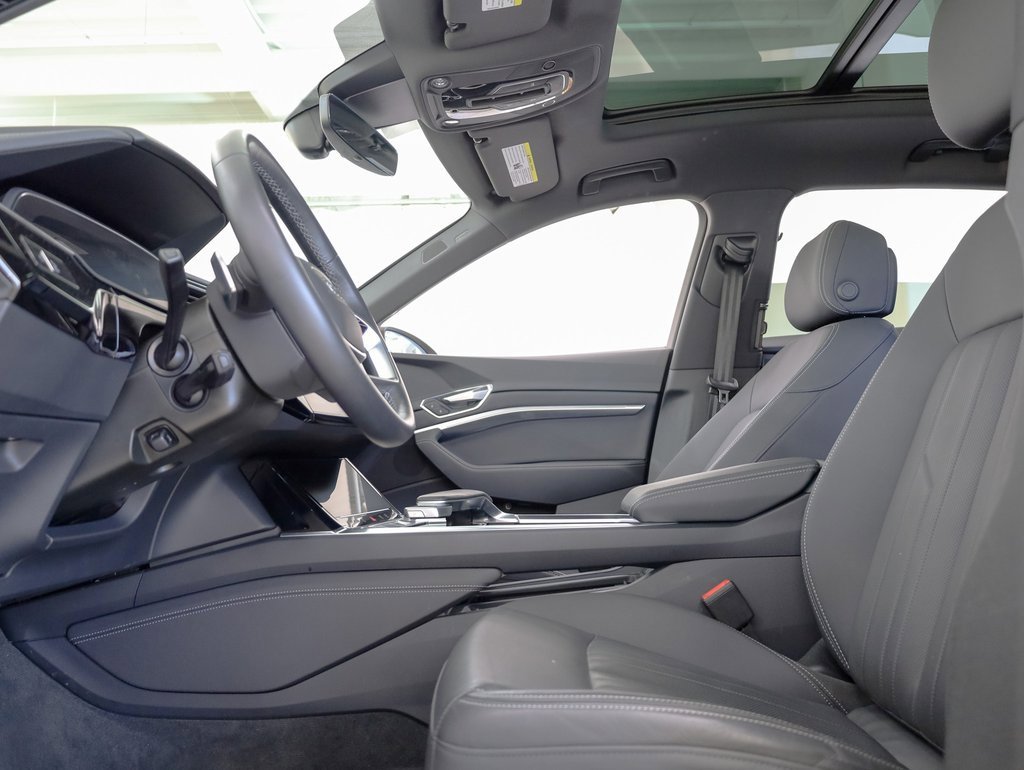 Used 2023 Audi e-tron Premium Plus w/ Premium Plus Package image 29