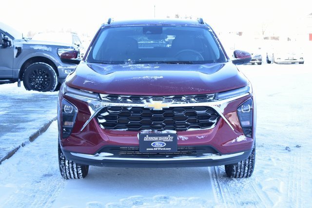 Used 2025 Chevrolet Trax LT w/ LT Convenience Package image 8