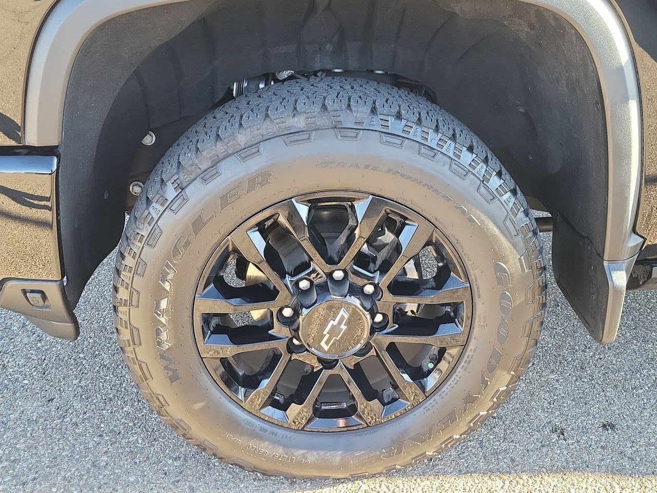 Certified 2025 Chevrolet Silverado 2500 High Country w/ Midnight Edition image 32