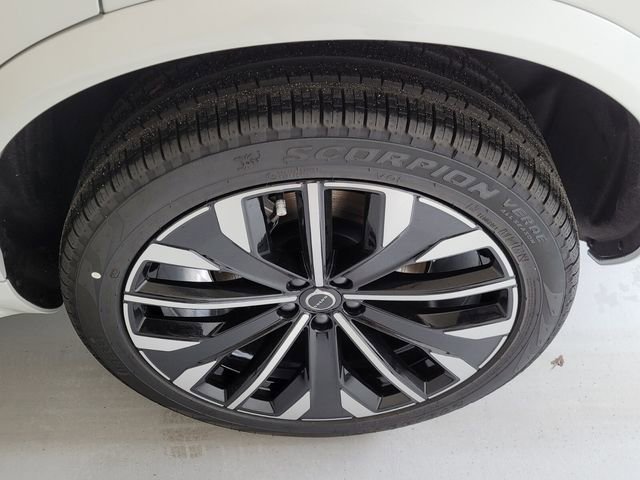 New 2026 Volvo XC90 T8 Plus w/ Protection Package Premier AWD/4WD image 29