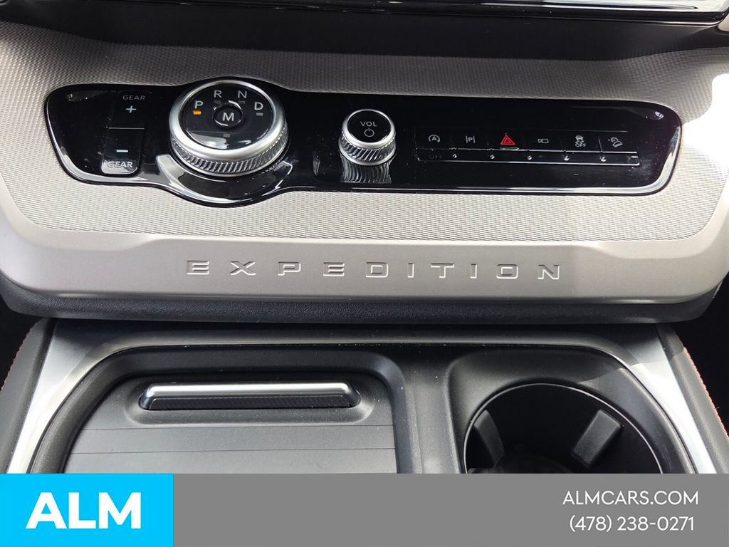 Used 2025 Ford Expedition Active AWD/4WD image 22