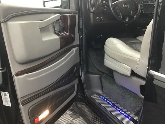 Used 2021 Chevrolet Express 3500 LS w/ Chrome Appearance Package image 16