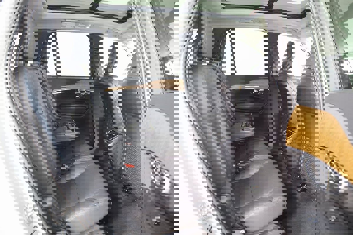 Used 2024 Volvo XC90 B5 Plus image 15