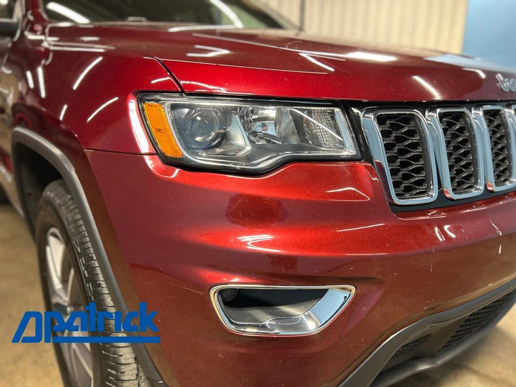 Used 2020 Jeep Grand Cherokee Laredo w/ 18" Wheel & 8.4" Radio Group AWD/4WD image 1