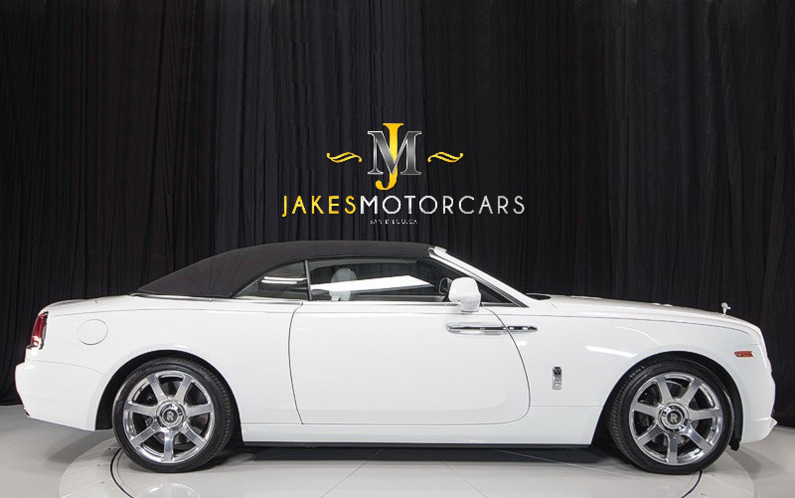 Used 2017 Rolls-Royce Dawn image 14