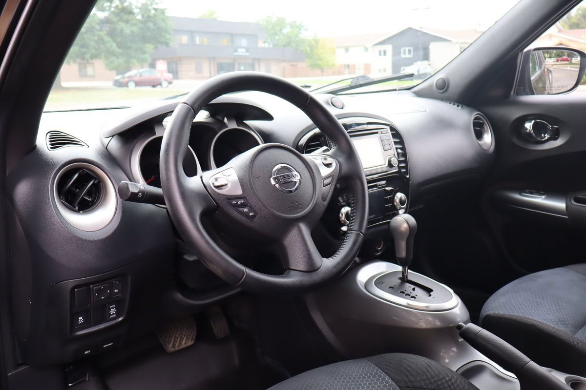 Used 2015 Nissan Juke SV AWD/4WD image 15