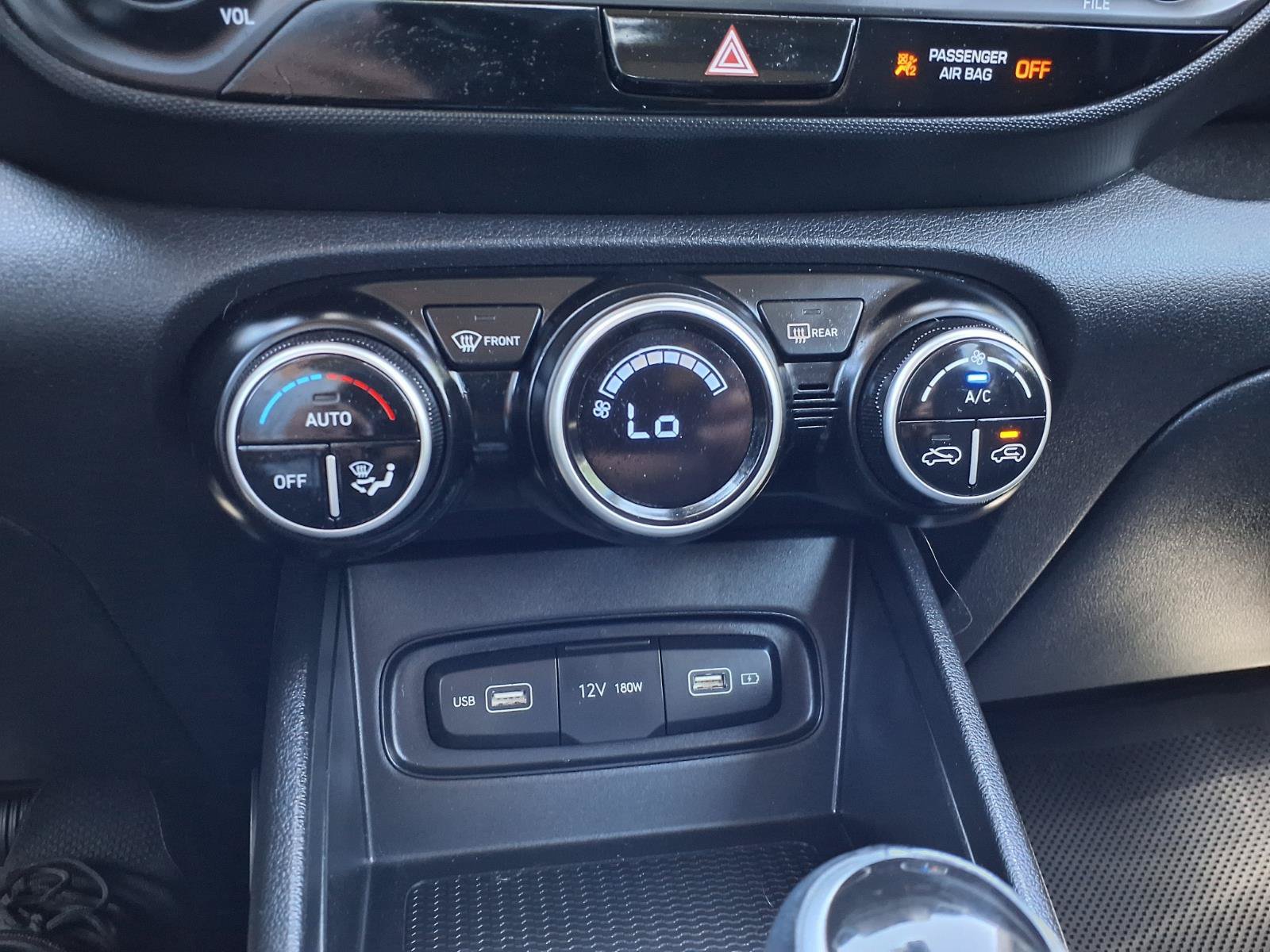 Certified 2022 Hyundai Venue SEL FWD image 24