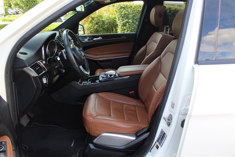 Used 2018 Mercedes-Benz GLS 550 4MATIC image 23