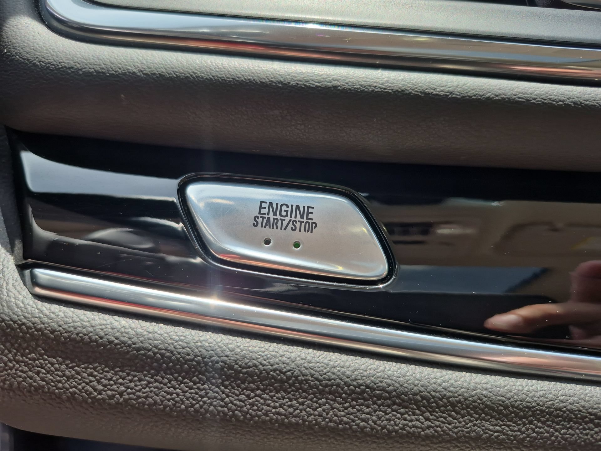 Certified 2022 Buick Enclave Avenir w/ Avenir Technology Package AWD/4WD image 18