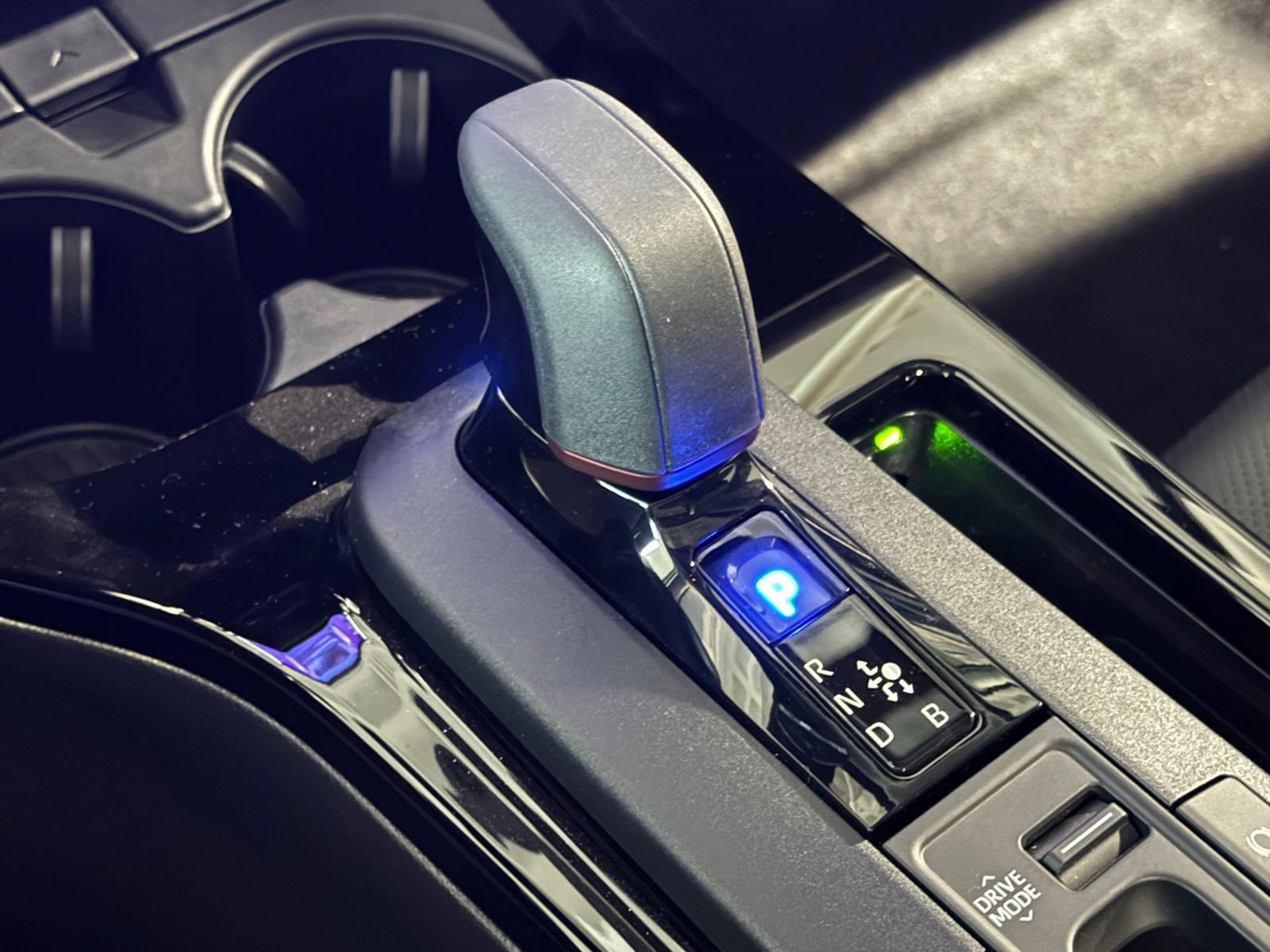 New 2026 Toyota Prius Plug-In Hybrid FWD image 24