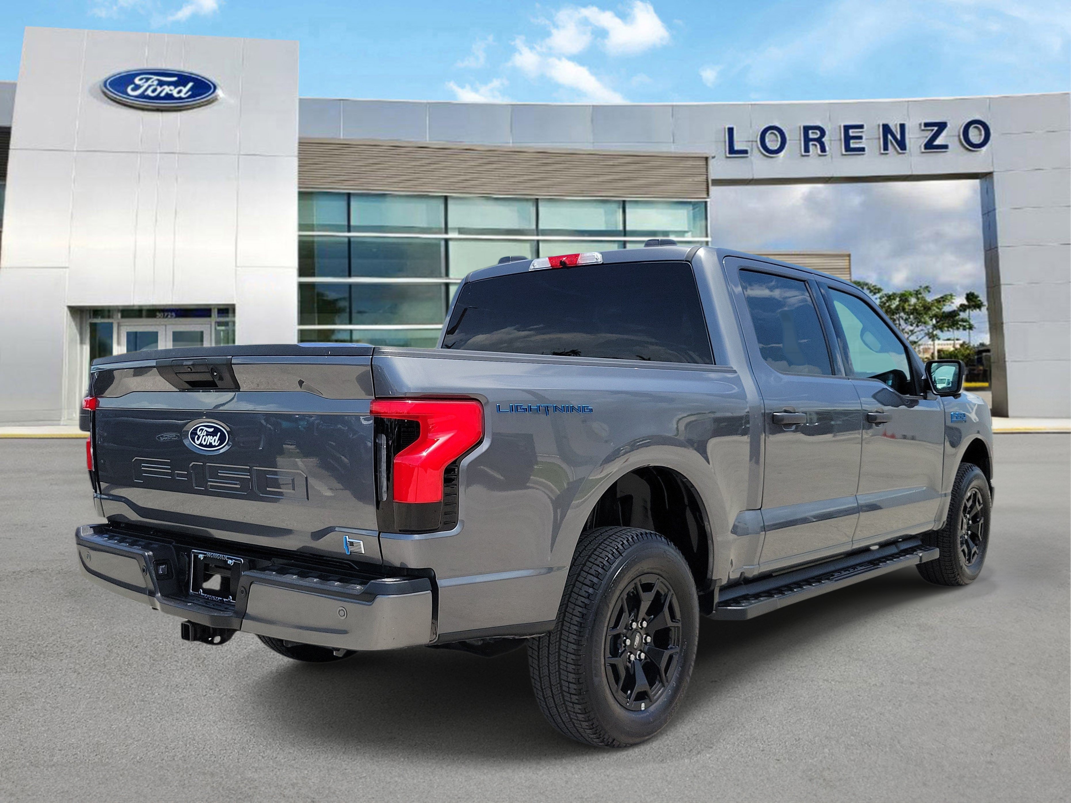Used 2025 Ford F150 Lightning XLT AWD/4WD image 5