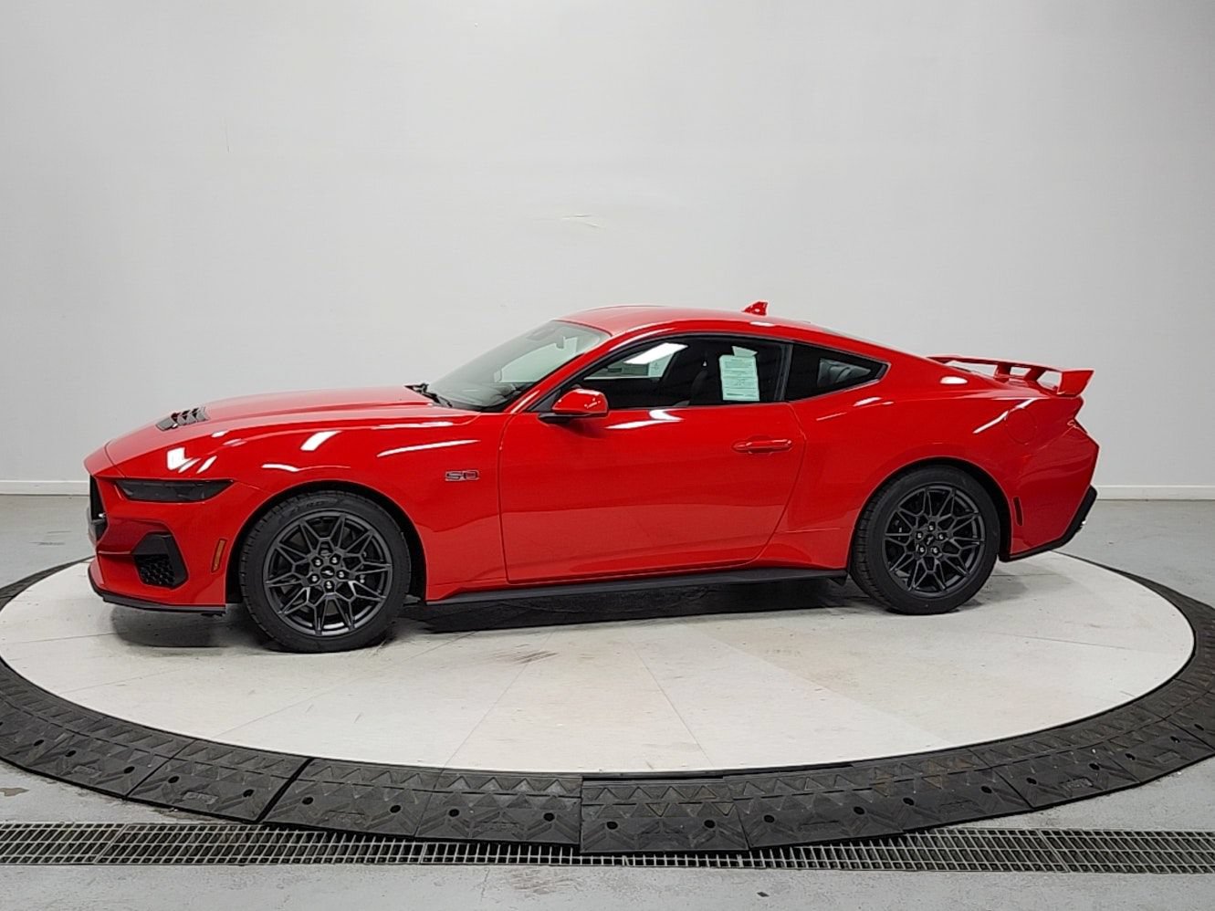 New 2026 Ford Mustang GT Premium w/ GT Performance Package RWD image 4