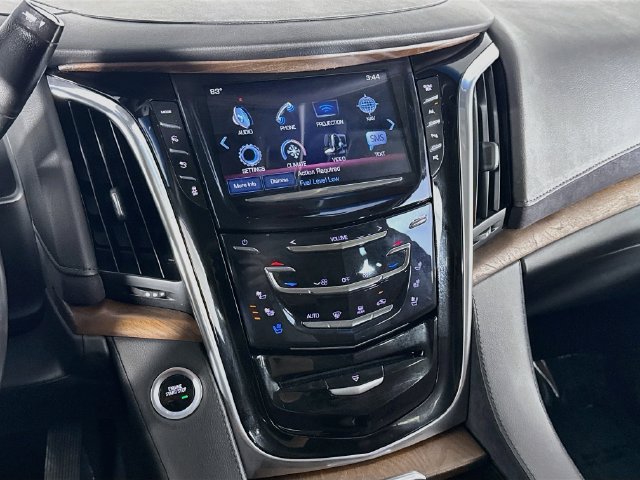 Used 2019 Cadillac Escalade Premium Luxury AWD/4WD image 17