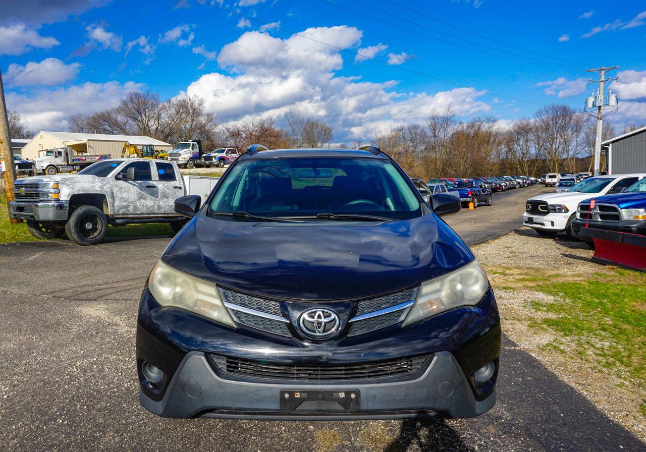 Used 2015 Toyota RAV4 LE image 9