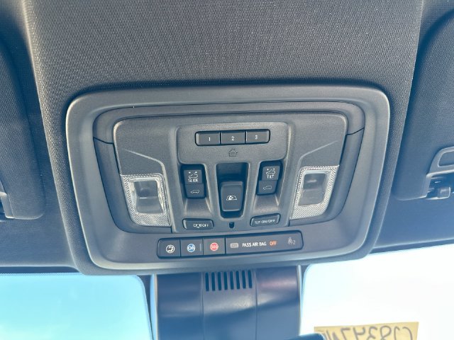 Used 2024 Chevrolet Silverado 2500 High Country w/ Technology Package AWD/4WD image 42