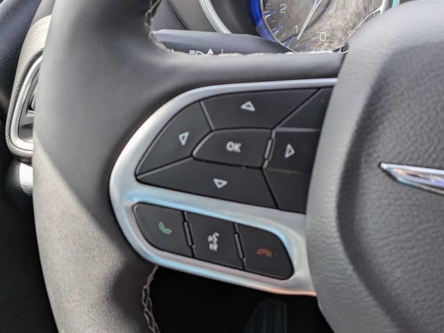 Used 2026 Chrysler Pacifica Select FWD image 25