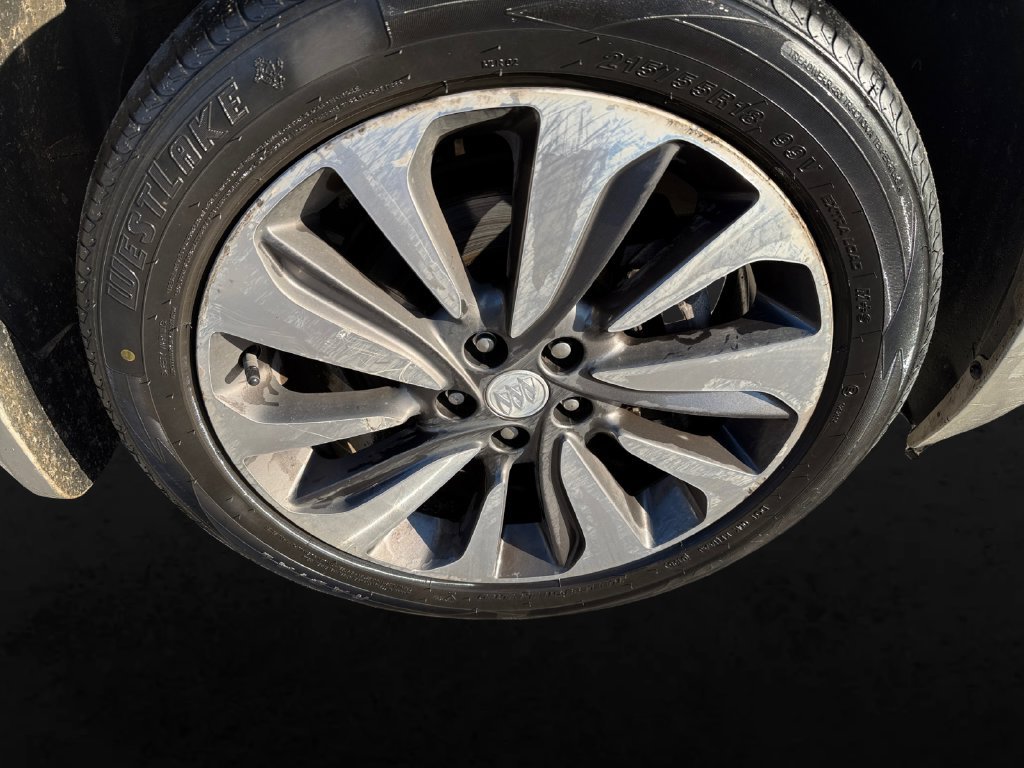 Used 2018 Buick Encore Essence FWD image 11