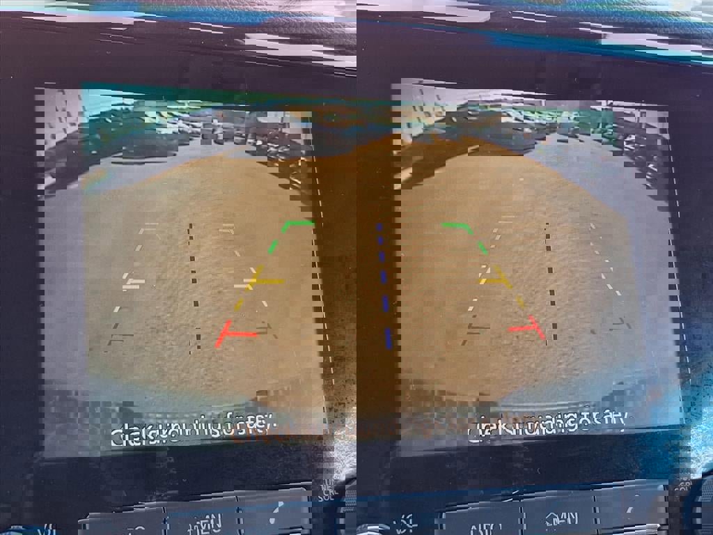 Used 2023 Nissan Titan SV image 19