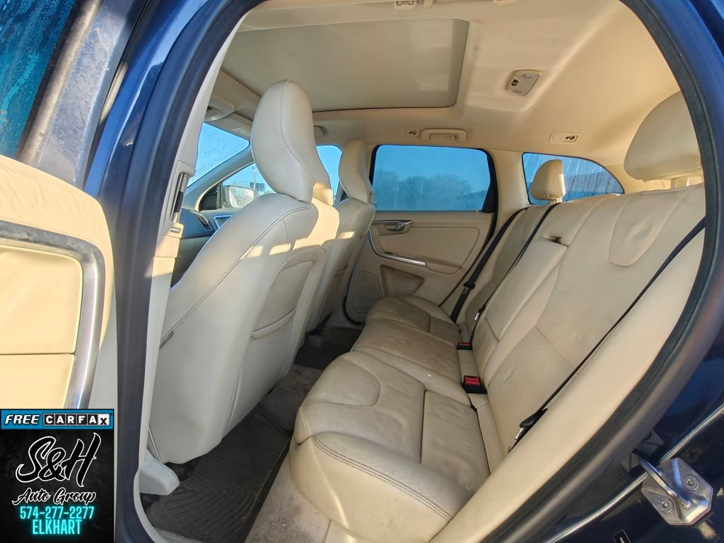 Used 2015 Volvo XC60 T6 w/ Proximity Package AWD/4WD image 18